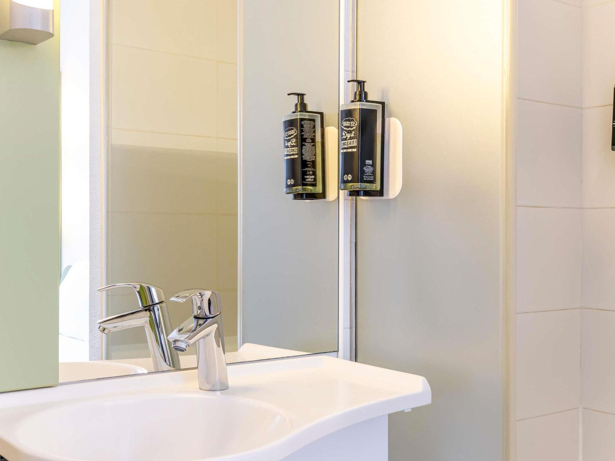 Ibis Budget Bilbao Barakaldo Buitenkant foto